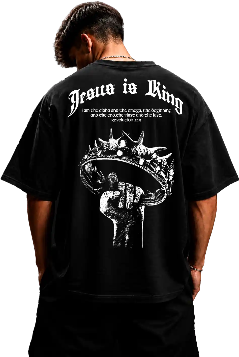 Modelo vestindo camiseta oversized